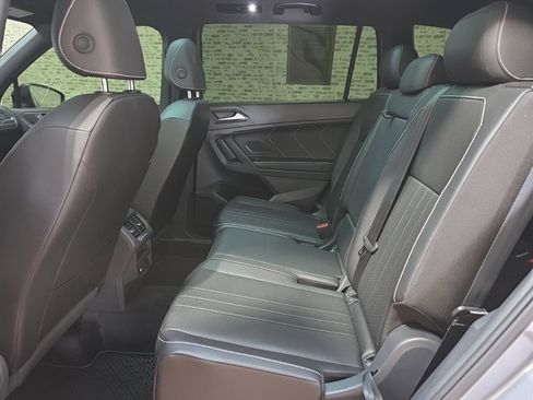 Used 2024 Volkswagen Tiguan SE R-Line image 15