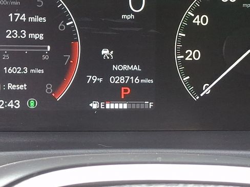Used 2025 Honda Pilot EX-L image 20