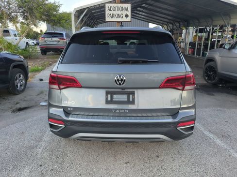 Certified 2023 Volkswagen Taos SE FWD image 4