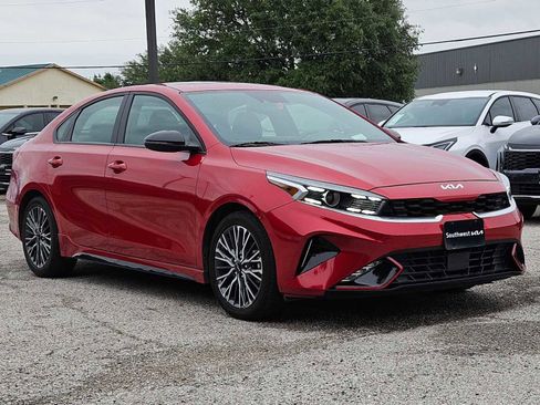 Used 2024 Kia Forte GT-Line w/ GT-Line Premium Package FWD image 7