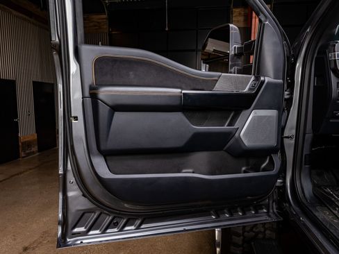 Used 2023 Ford F250 Platinum image 36