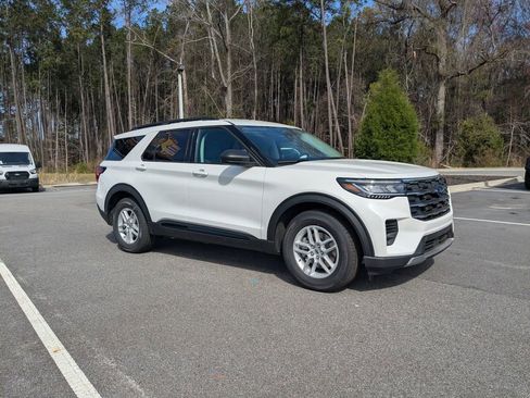 New 2026 Ford Explorer Active image 2