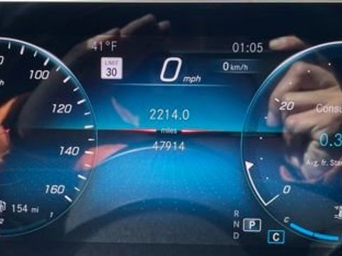 Used 2021 Mercedes-Benz GLB 250 4MATIC w/ AMG Line image 22