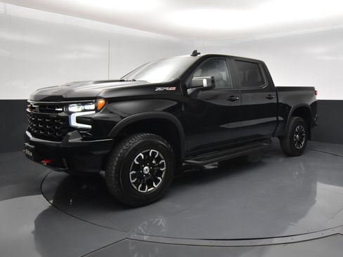 Used 2022 Chevrolet Silverado 1500 ZR2 w/ Technology Package AWD/4WD image 2