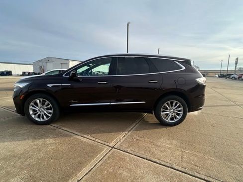 Used 2023 Buick Enclave Avenir image 5