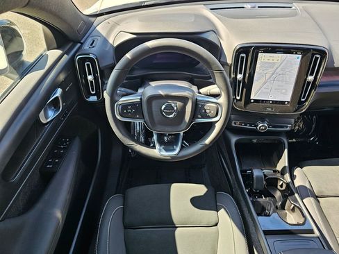 Used 2023 Volvo C40 P8 Recharge Ultimate image 13