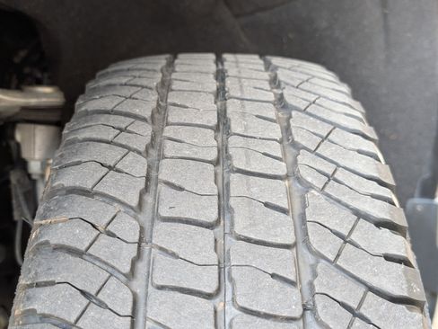 Used 2024 Chevrolet Silverado 1500 LT image 36