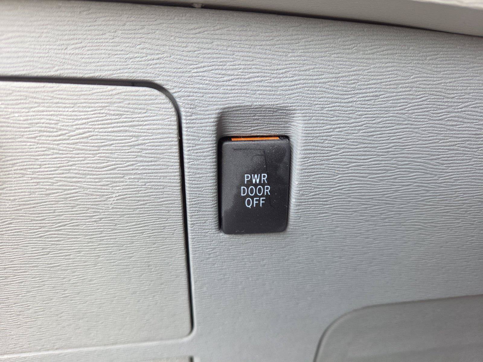 Used 2014 Toyota Sienna LE FWD image 14