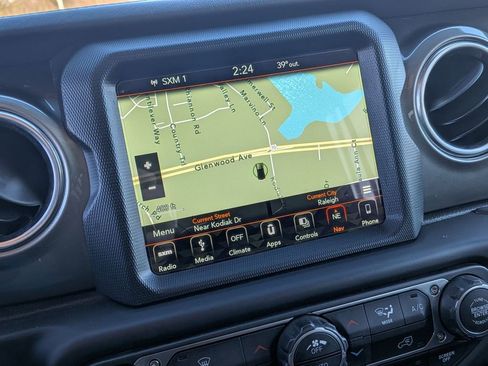 Used 2019 Jeep Wrangler Unlimited Sahara w/ Uconnect 4C Nav & Sound Group image 21