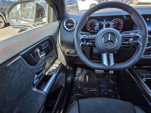 New 2025 Mercedes-Benz GLA 250 4MATIC image 32