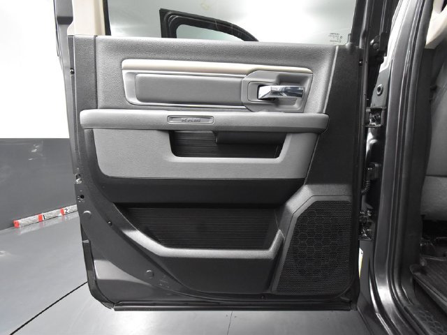 Used 2017 RAM 1500 Classic SLT AWD/4WD image 24