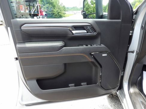 Used 2025 GMC Sierra 2500 AT4 AWD/4WD image 14