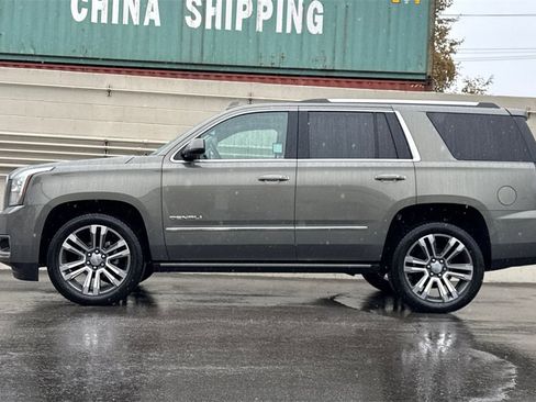 Used 2017 GMC Yukon Denali w/ Open Road Package image 9