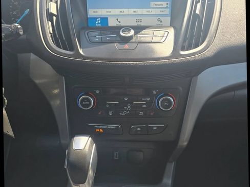 Used 2018 Ford Escape SEL FWD image 17