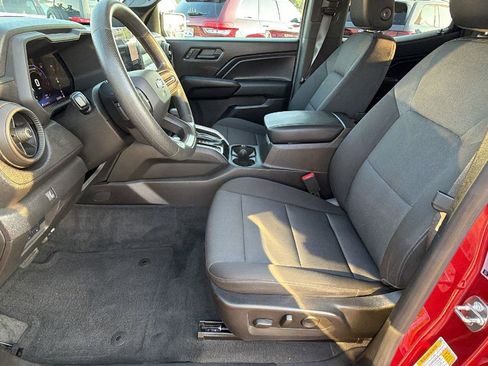 Used 2023 Chevrolet Colorado Trail Boss w/ Advanced Trailering Package AWD/4WD image 15
