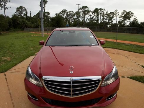 Used 2014 Mercedes-Benz E 350 4MATIC Sedan image 2