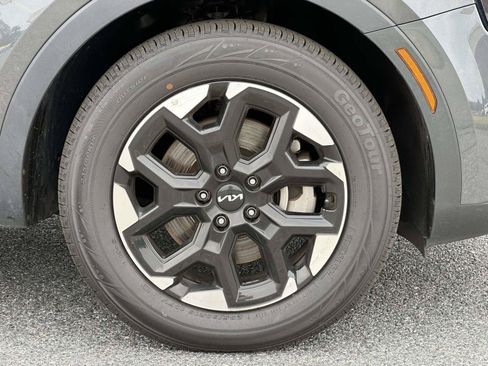 Used 2024 Kia Sorento S FWD image 7