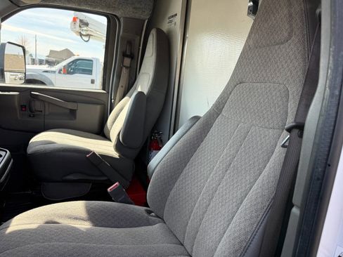 Used 2021 Chevrolet Express 3500 w/ Power Convenience Package image 11