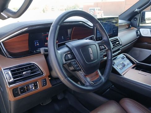 Used 2024 Lincoln Navigator Reserve AWD/4WD image 18