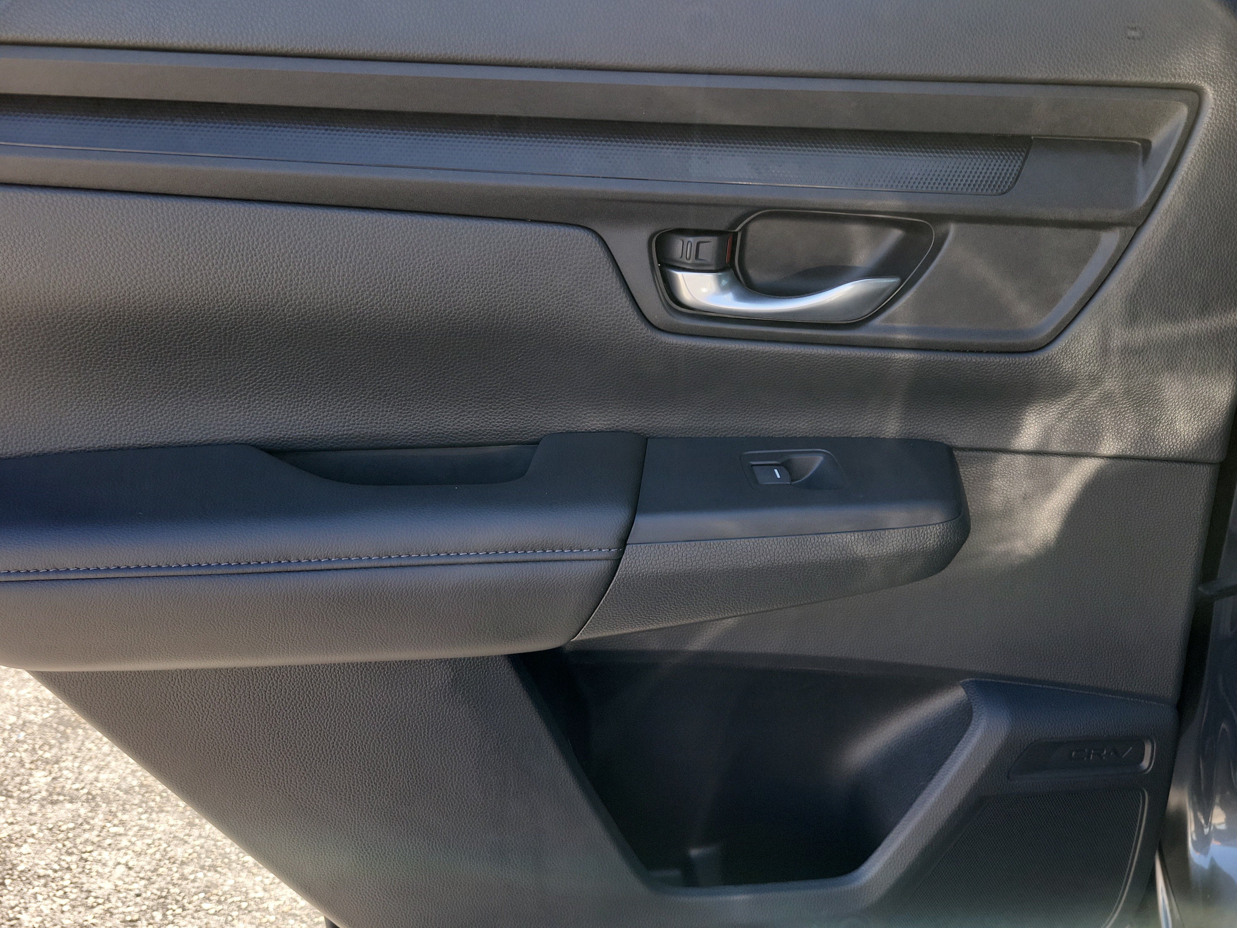 Used 2025 Honda CR-V EX image 14