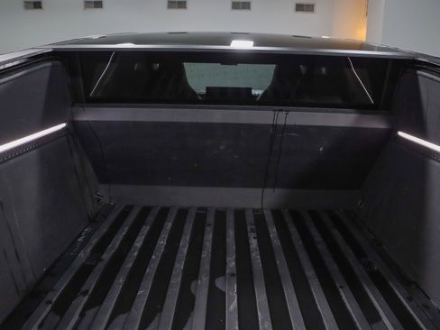 Used 2024 Tesla Cybertruck AWD Crew Cab image 26