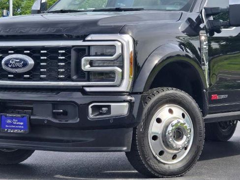 Certified 2025 Ford F450 Platinum w/ Platinum Plus Package AWD/4WD image 2