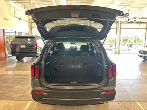 Used 2023 Kia Sorento LX FWD image 25