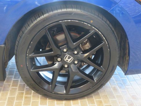 Used 2023 Honda Civic Sport image 10