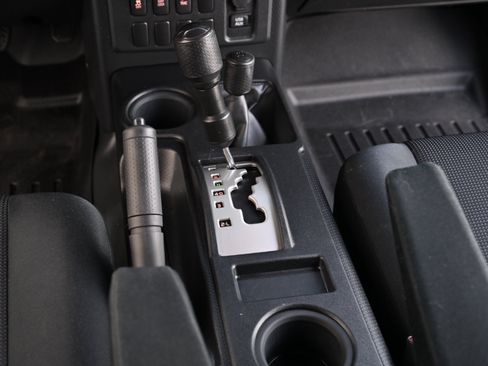 Used 2011 Toyota FJ Cruiser 4WD w/ Convenience Pkg image 25