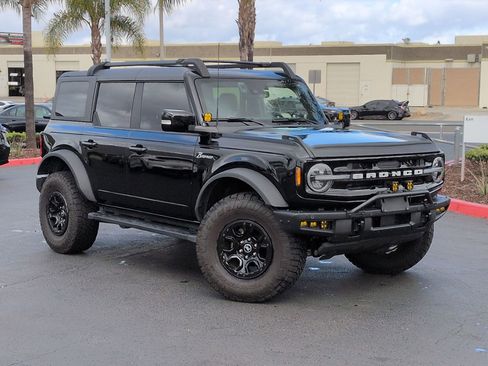 Used 2023 Ford Bronco Outer Banks w/ Sasquatch Package AWD/4WD image 2