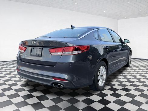 Used 2017 Kia Optima LX FWD image 4