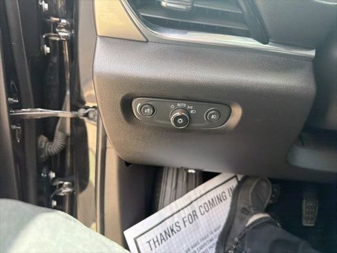 Used 2018 Chevrolet Traverse LT FWD image 31