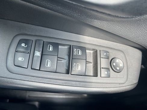 Used 2022 Jeep Cherokee Trailhawk AWD/4WD image 26