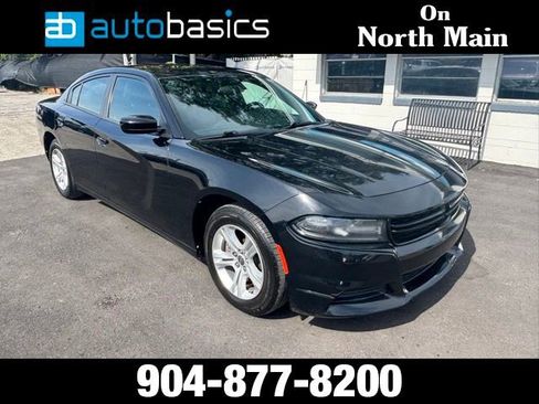 Used 2019 Dodge Charger SXT w/ Leather Interior Group RWD image 7