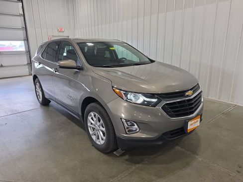 Used 2018 Chevrolet Equinox LT AWD/4WD image 2