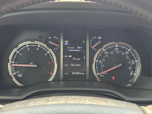Used 2023 Toyota 4Runner TRD Off-Road AWD/4WD image 23