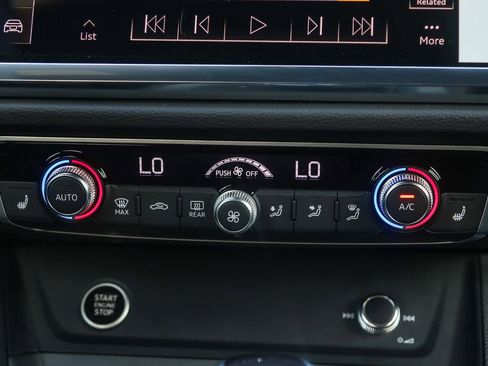 New 2025 Audi Q3 2.0T Premium image 18