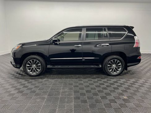Used 2019 Lexus GX 460 Luxury AWD/4WD image 2