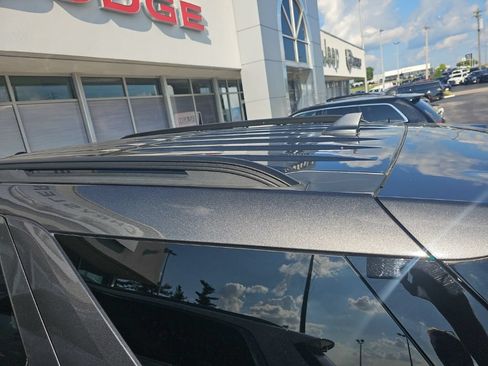 Used 2020 Ford Explorer XLT AWD/4WD image 7