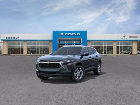 New 2026 Chevrolet Trax LS w/ LS Convenience Package FWD image 8