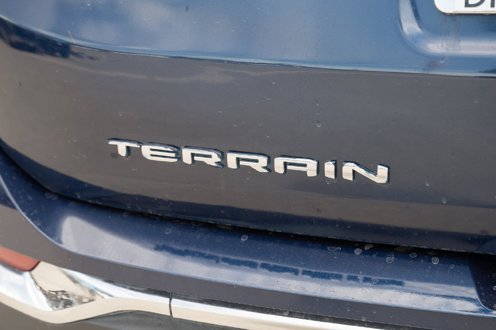 Used 2023 GMC Terrain SLT AWD/4WD image 13