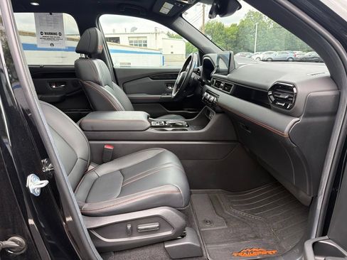 Certified 2024 Honda Pilot TrailSport image 26