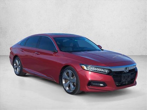 Used 2018 Honda Accord Touring image 3