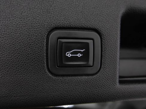 Used 2019 Chevrolet Equinox LT FWD image 38