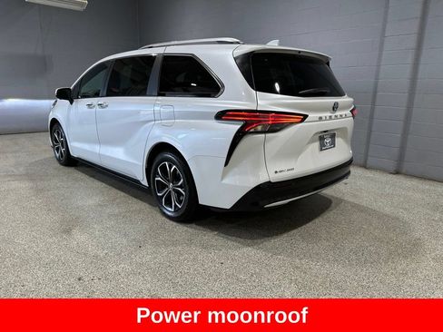Certified 2025 Toyota Sienna Platinum AWD/4WD image 8