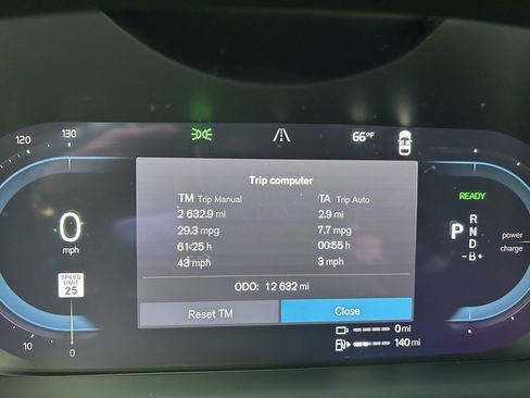 Certified 2025 Volvo S90 T8 Plus image 34