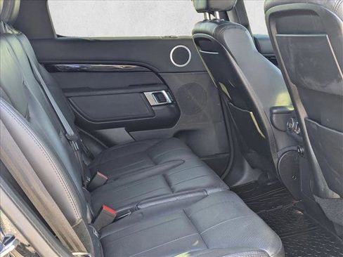 Used 2020 Land Rover Discovery SE image 13