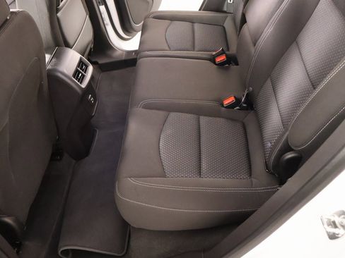 Used 2024 GMC Terrain SLE w/ Driver Convenience Package image 11