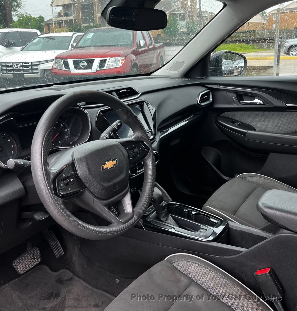 Used 2021 Chevrolet TrailBlazer LT w/ Sun and Liftgate Package FWD image 15