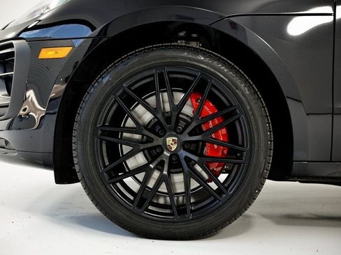 New 2026 Porsche Macan GTS image 11
